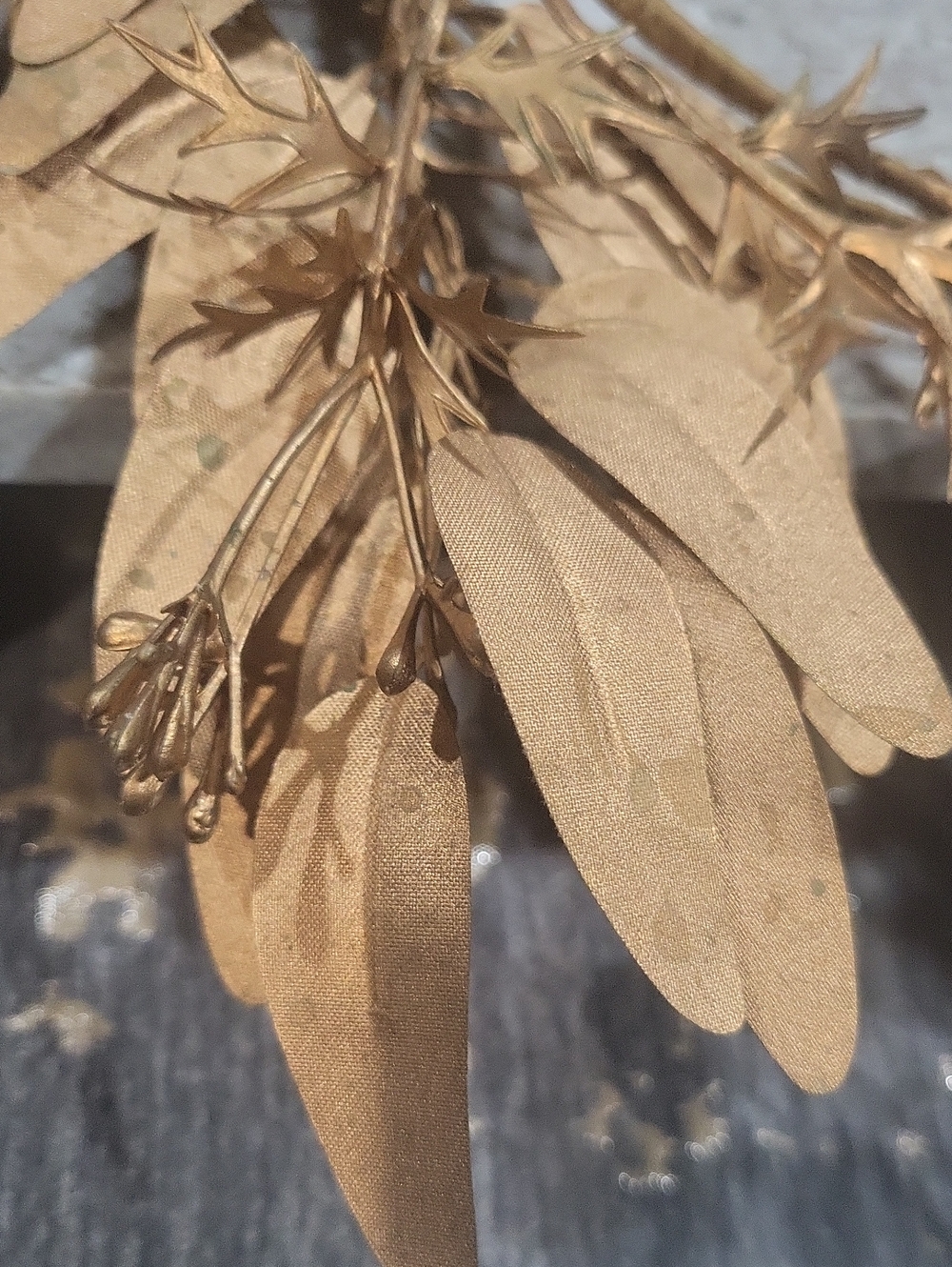 🍁 Bronze Gold Leaf Wreath with Stem Accent / Candle Ring - Picture 2 of 3